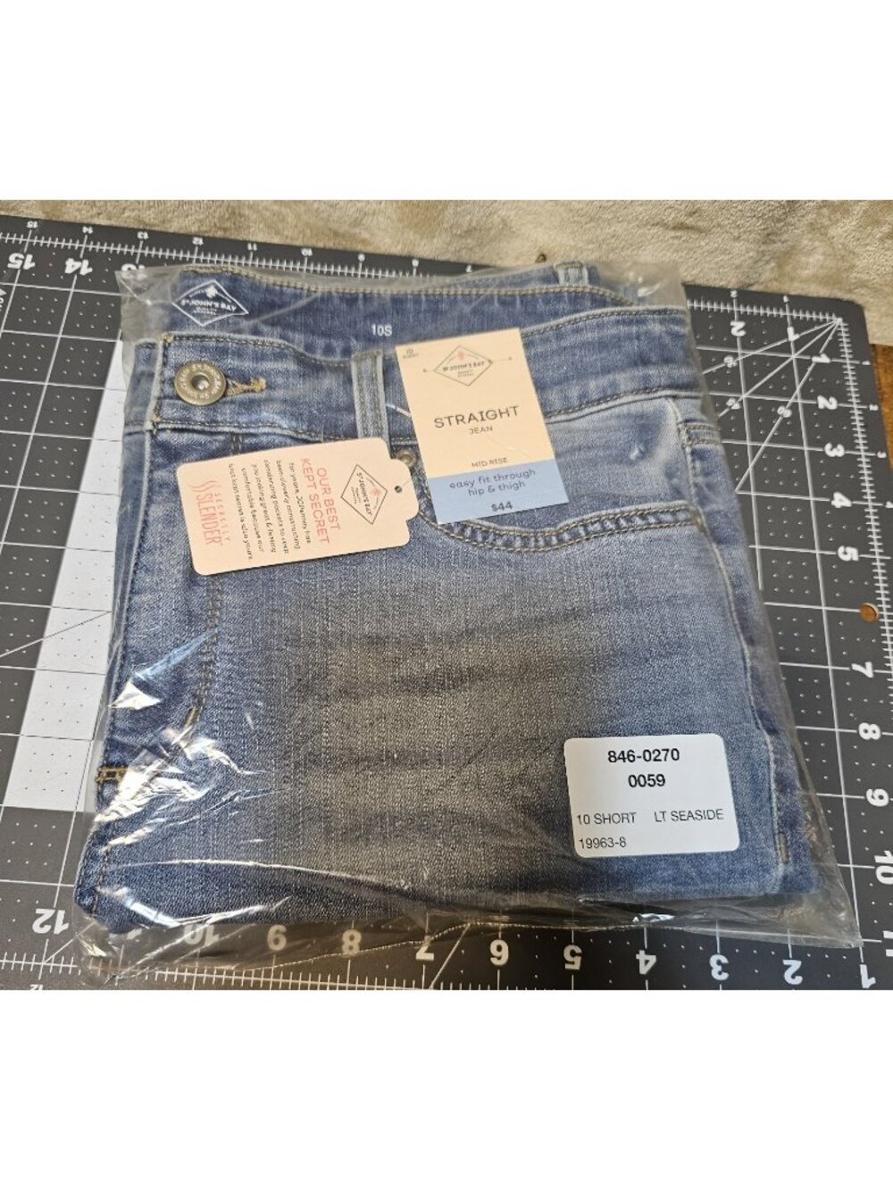 New St Johns Bay Skinny Leg Mid Rise LT Seaside Woman's Jeans size 10 Short